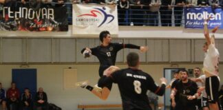 Visoko uzdignute ruke Rudara